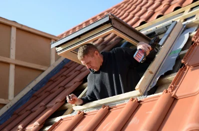Pose de fenêtres de toit Velux à Bazailles